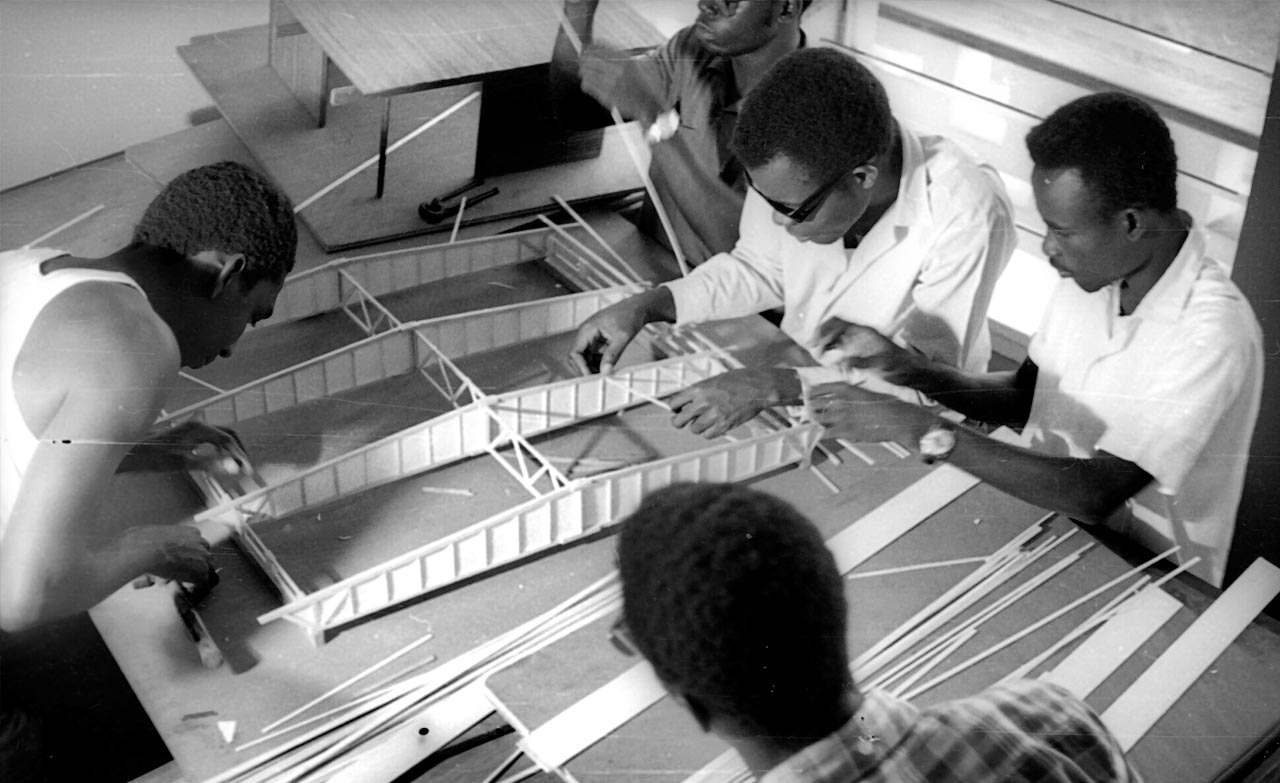 Students participating in the course ‘Structures and Structural Design’ at the Kumasi School of Architecture, Ghana, 1965. Contributed by Łukasz Stanek, Ola Uduku.