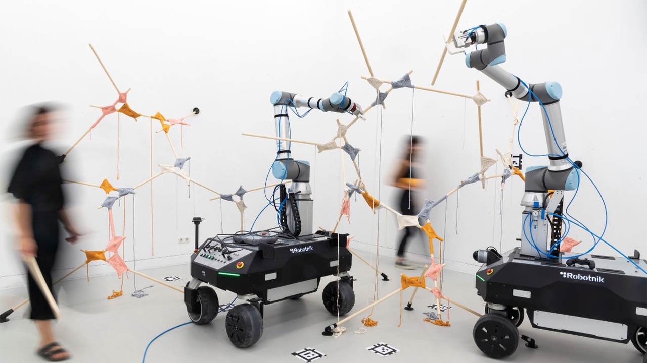 Tie a knot: Human–robot cooperative assembly (ETH Zurich (Gramazio Kohler Research) in collab. with TU Munich)